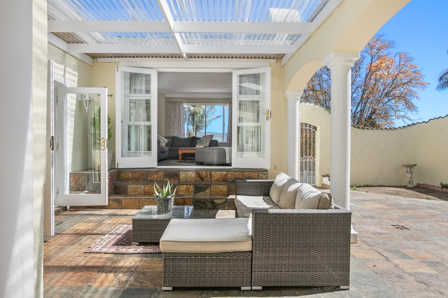 3 Bedroom Property for Sale in Costa Sarda Western Cape